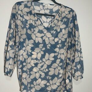 Chic Blue and Cream Leaf Pattern SZ S Fall Blouse